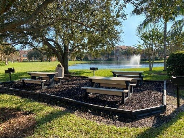 121 Sw Palm Drive - Photo 1