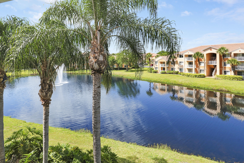 121 Sw Palm Drive - Photo 12