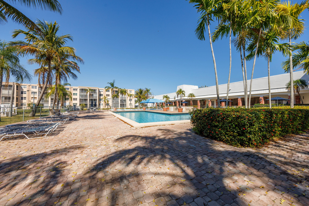 501 E Dania Beach Boulevard - Photo 30