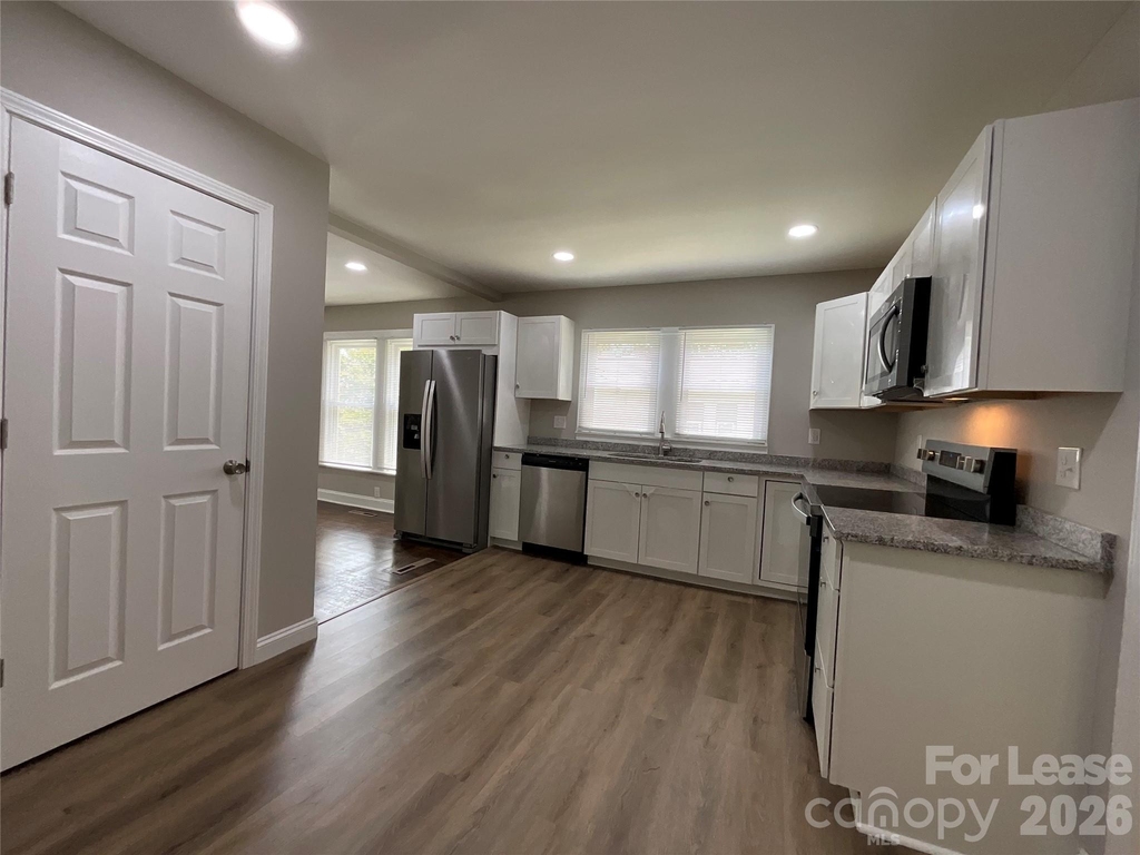 801 Bostian Avenue - Photo 5