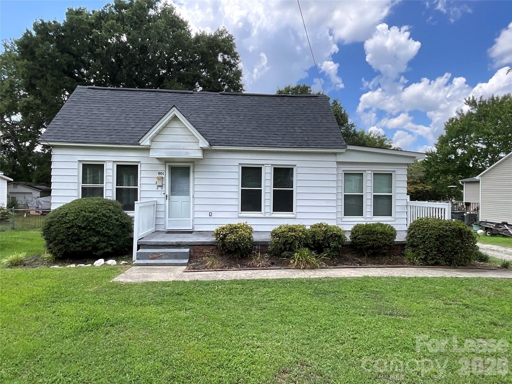 801 Bostian Avenue - Photo 0