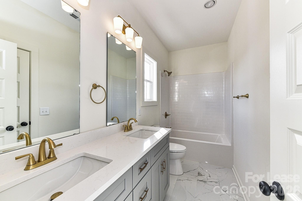 121 W F Street - Photo 28