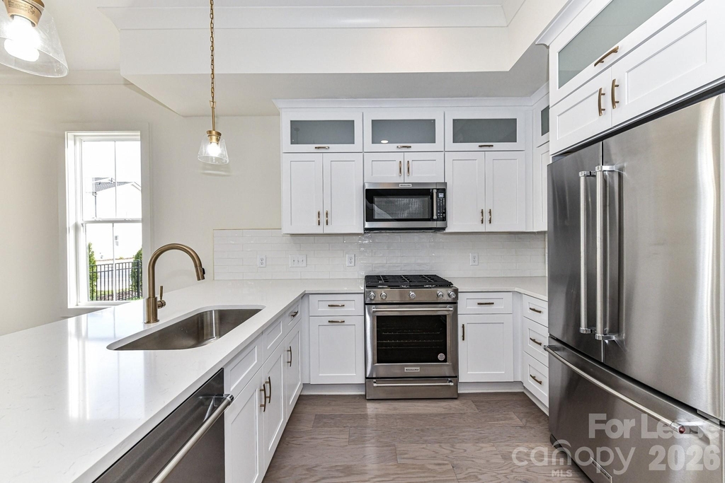 121 W F Street - Photo 11