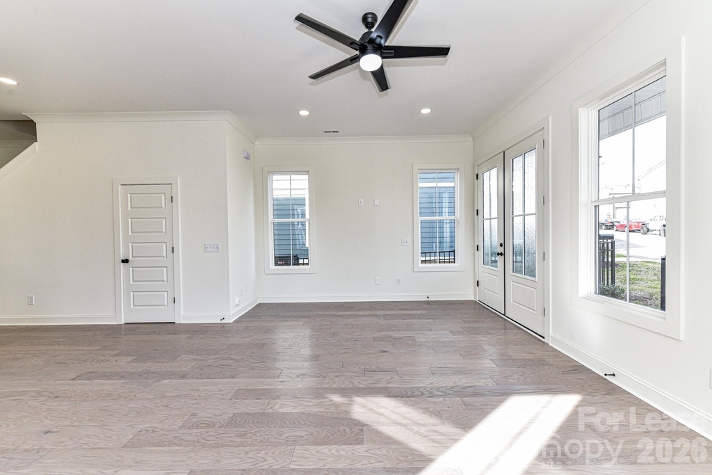 121 W F Street - Photo 7