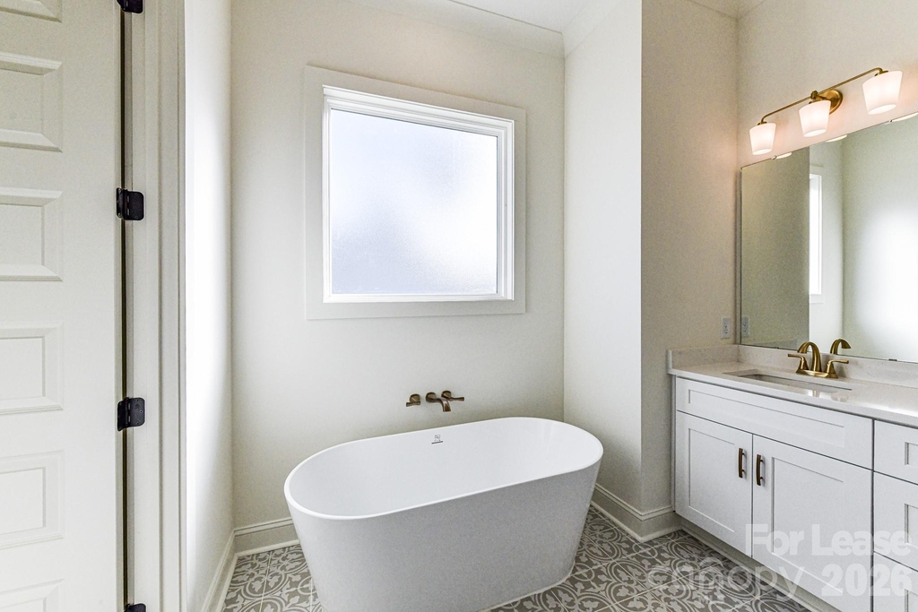 121 W F Street - Photo 18
