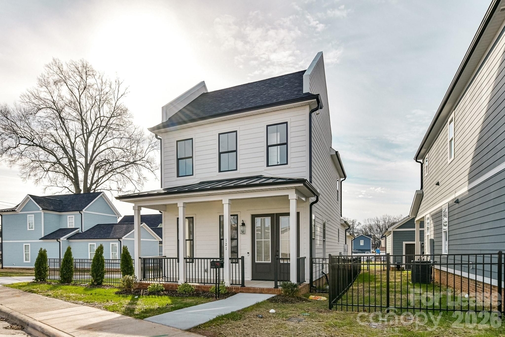 121 W F Street - Photo 2