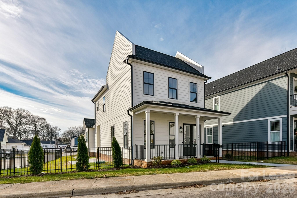 121 W F Street - Photo 1