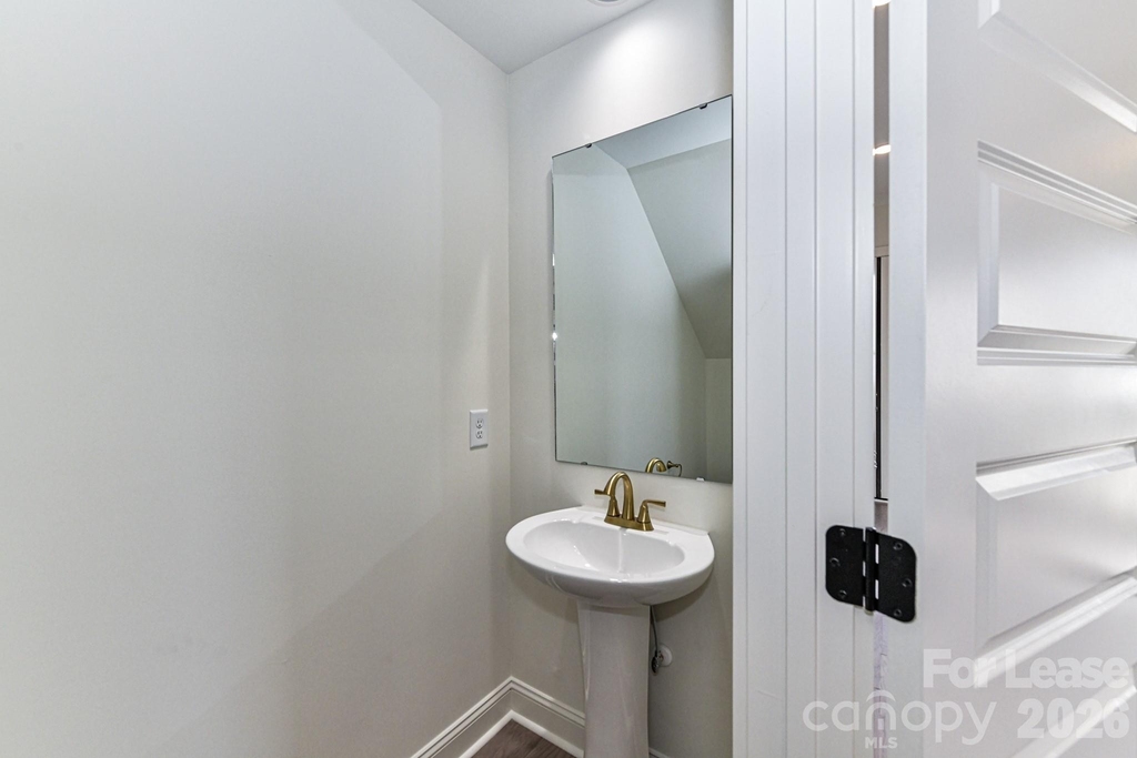 121 W F Street - Photo 21