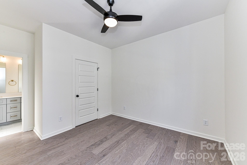 121 W F Street - Photo 26