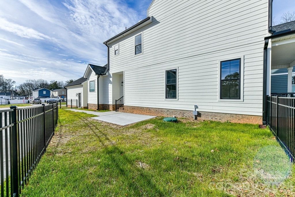 121 W F Street - Photo 37