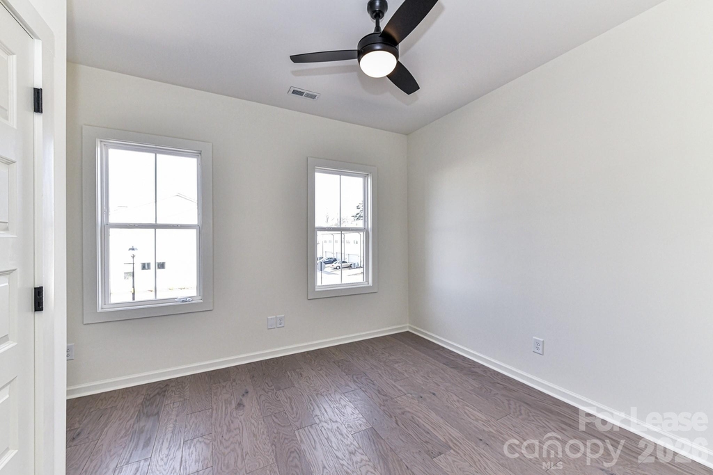 121 W F Street - Photo 32