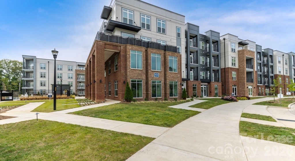 4520 Charlotte Park Drive - Photo 4