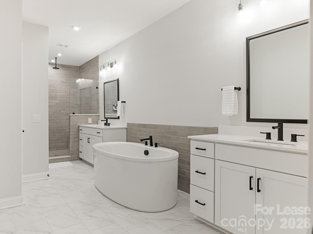 2555 Deacon Avenue - Photo 19