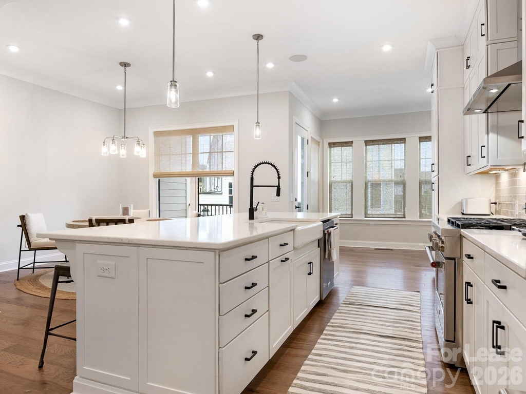 2555 Deacon Avenue - Photo 8