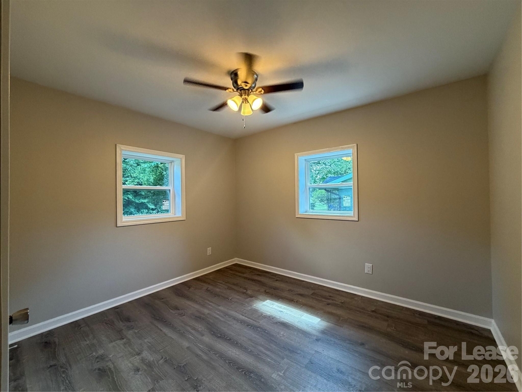 2621 E Greenbriar Road - Photo 6