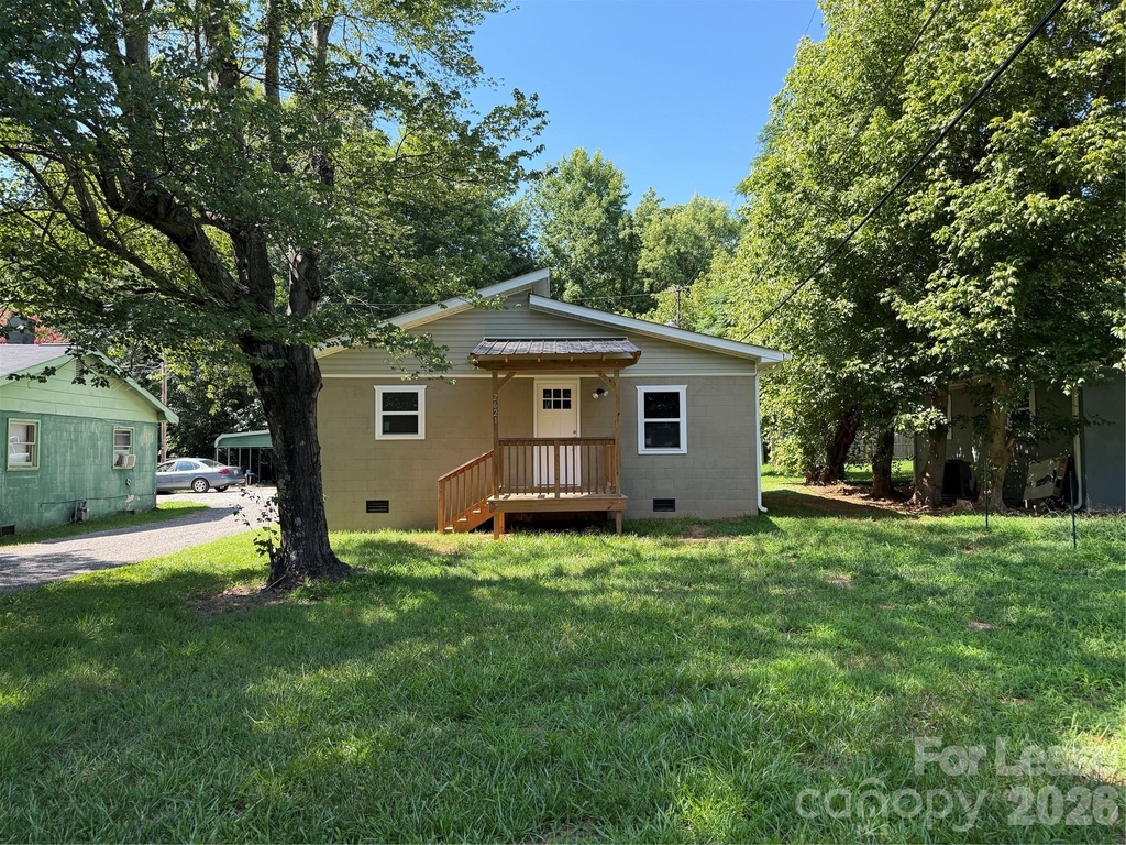 2621 E Greenbriar Road - Photo 0