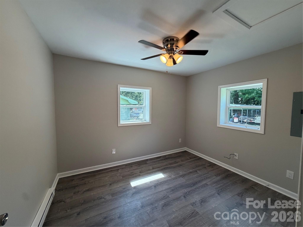 2621 E Greenbriar Road - Photo 8