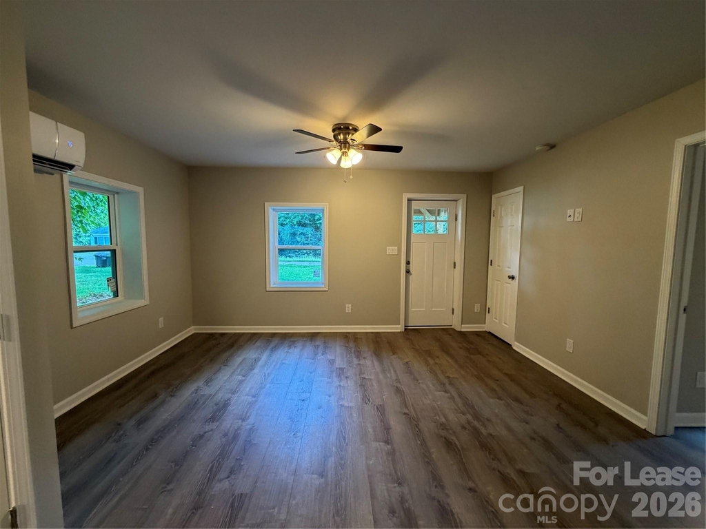 2621 E Greenbriar Road - Photo 4