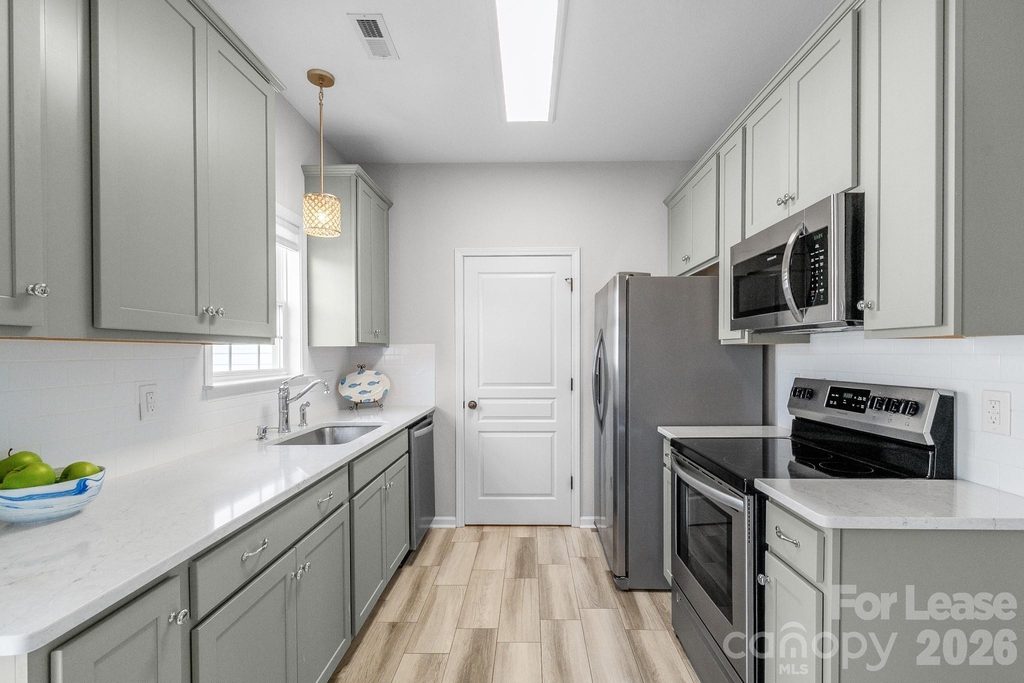558 Calen Lane - Photo 9