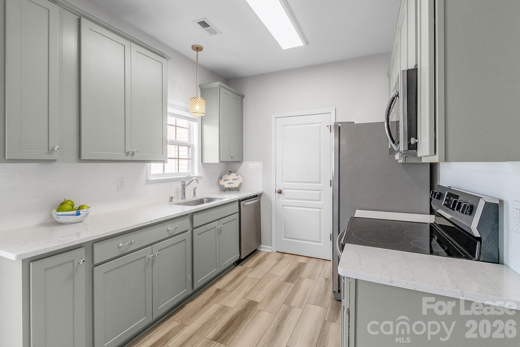 558 Calen Lane - Photo 8
