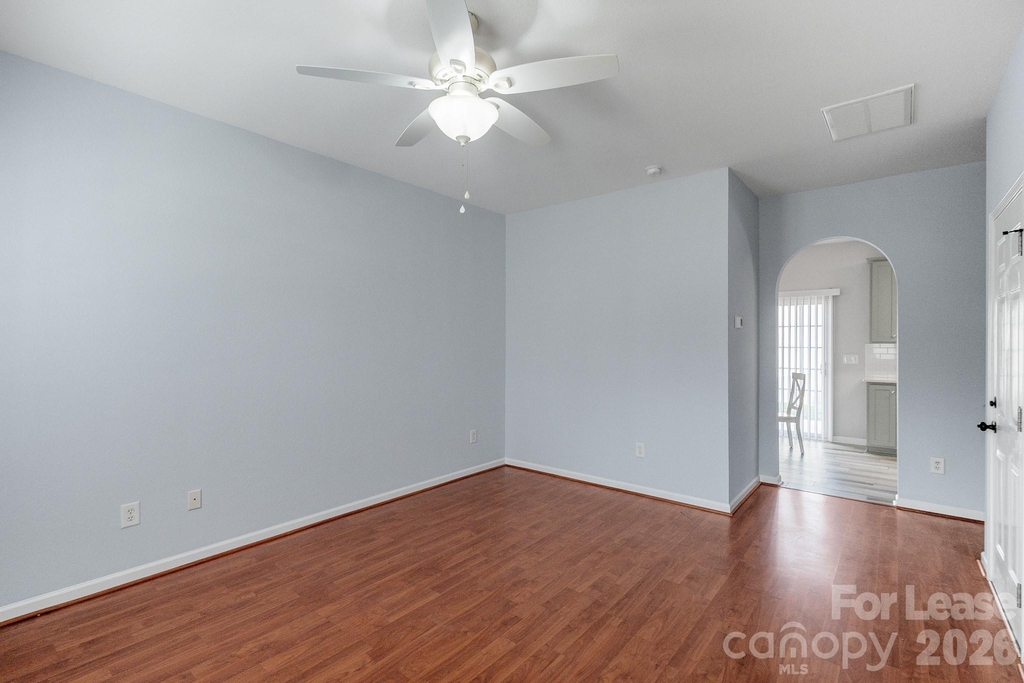 558 Calen Lane - Photo 5