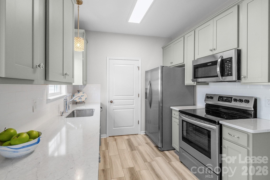 558 Calen Lane - Photo 1
