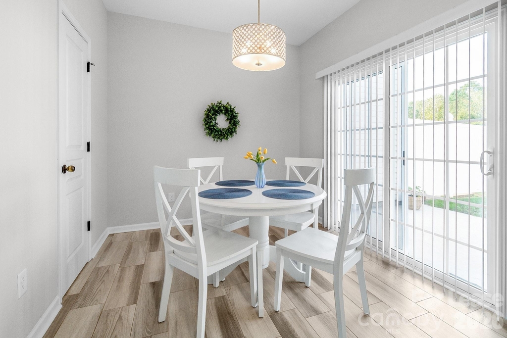 558 Calen Lane - Photo 13