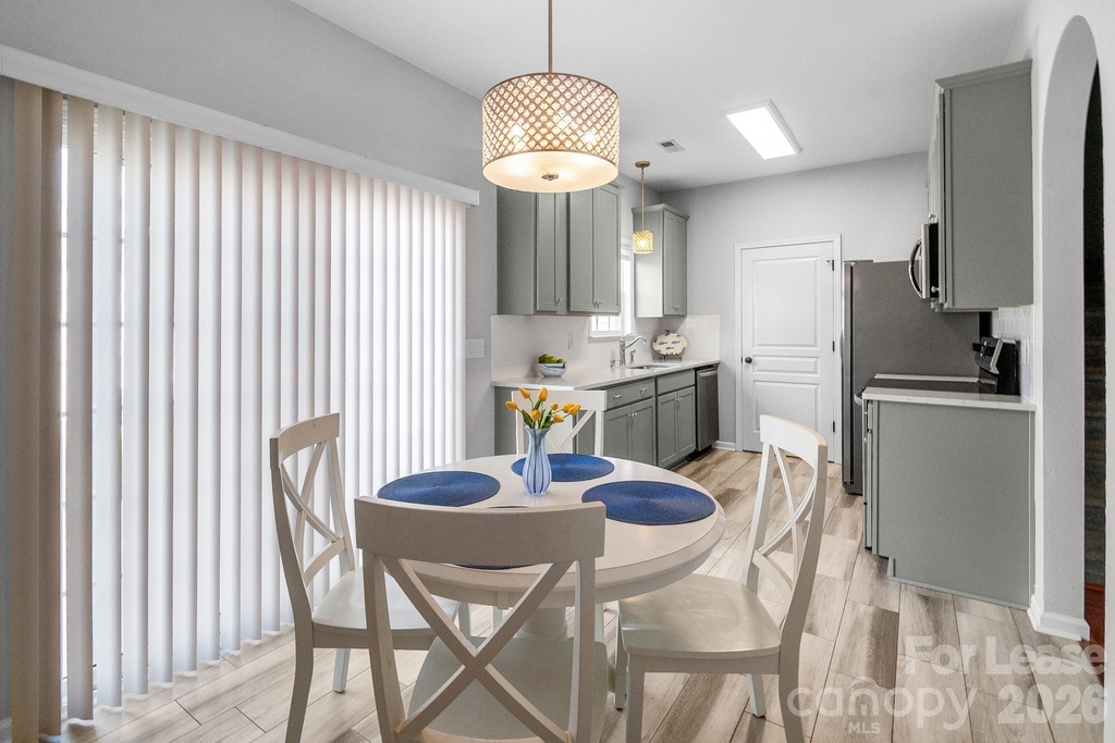 558 Calen Lane - Photo 15