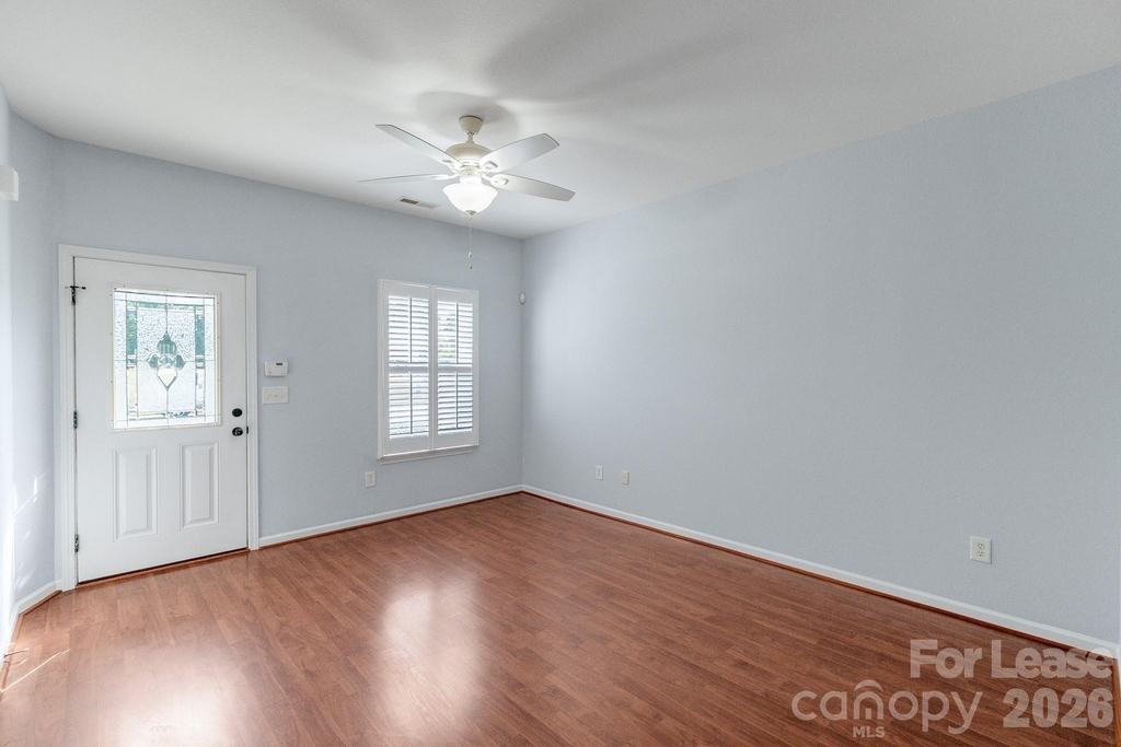 558 Calen Lane - Photo 3