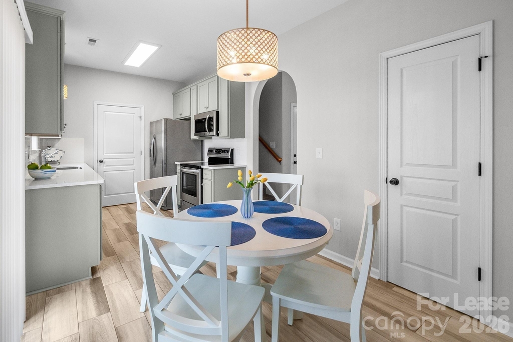 558 Calen Lane - Photo 14