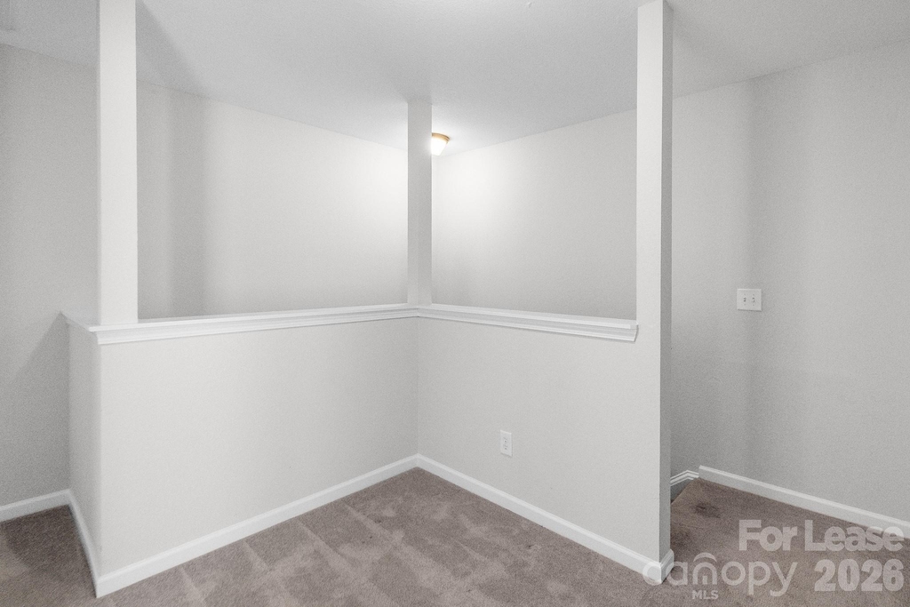 558 Calen Lane - Photo 32