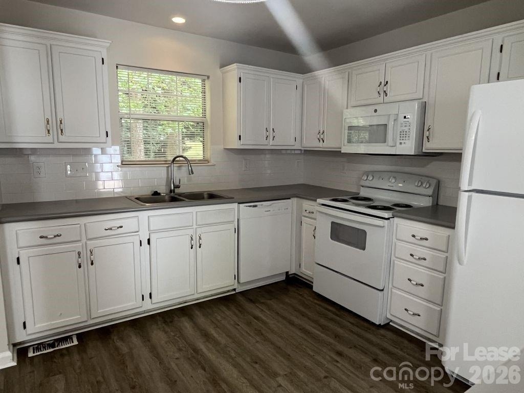3122 Periwinkle Court - Photo 6