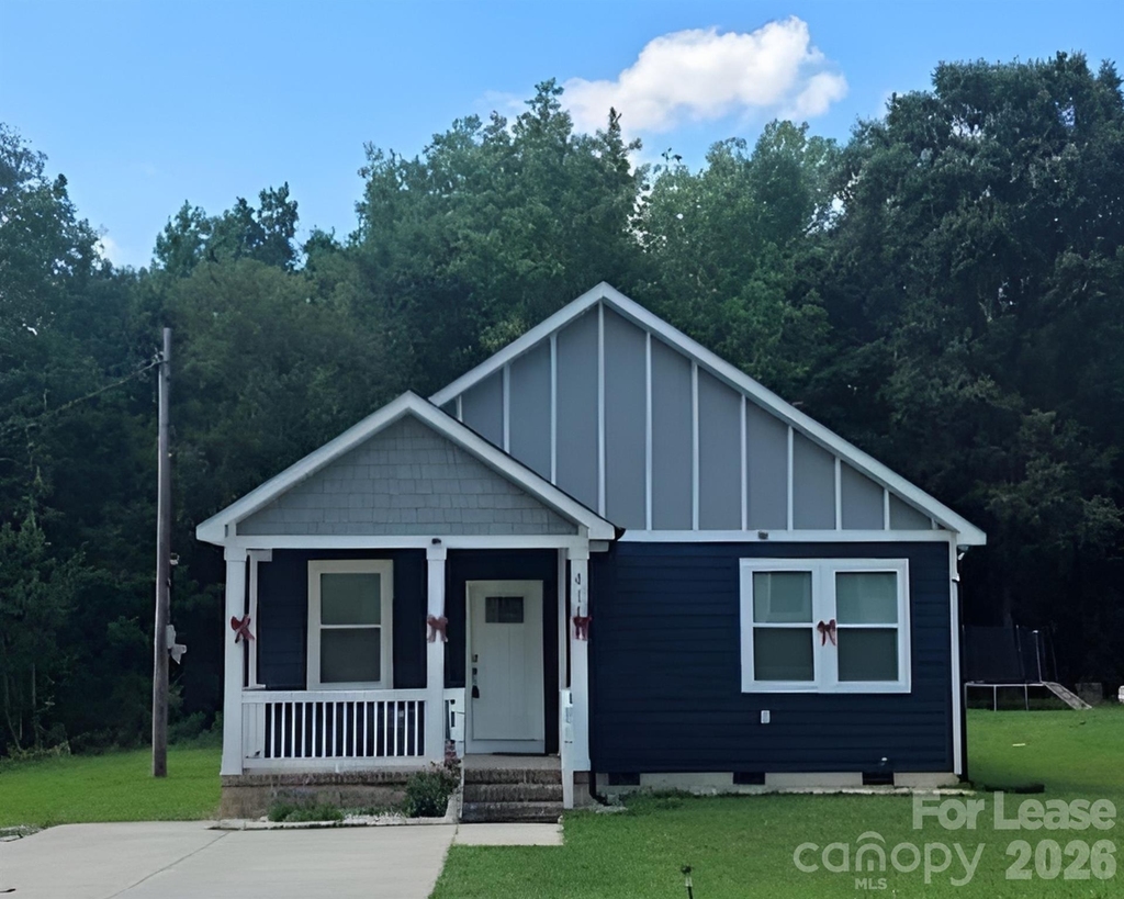 424 Queens Road - Photo 0