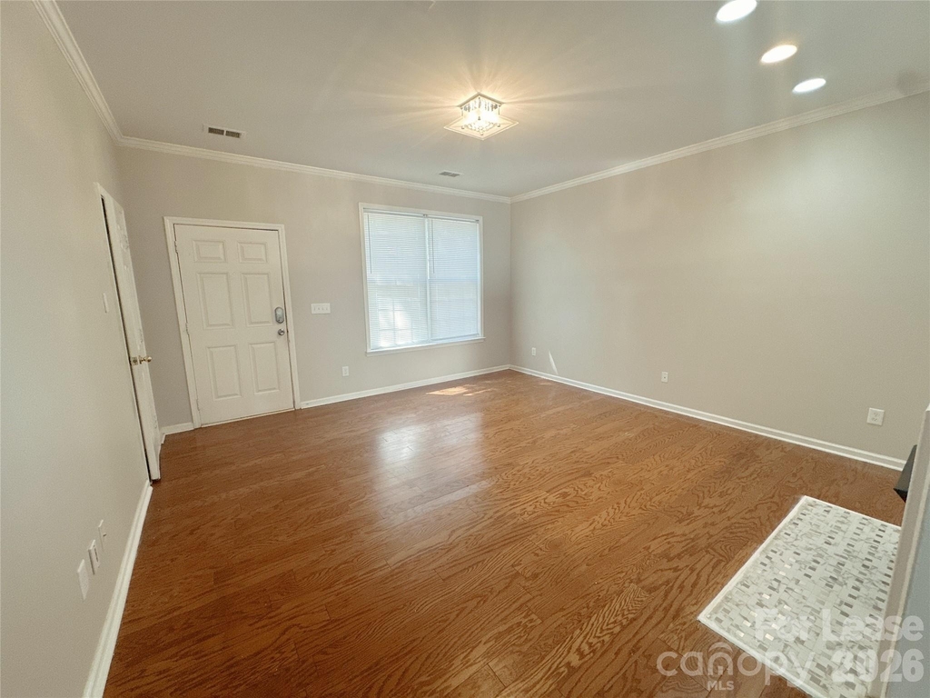 7629 Abigail Glen Drive - Photo 6