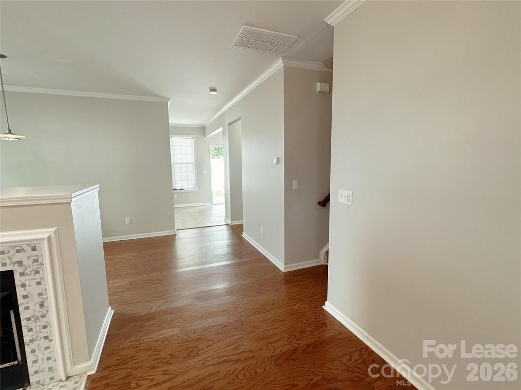 7629 Abigail Glen Drive - Photo 8