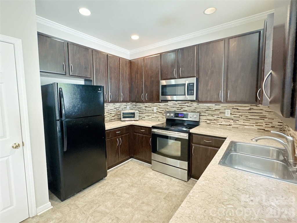 7629 Abigail Glen Drive - Photo 2