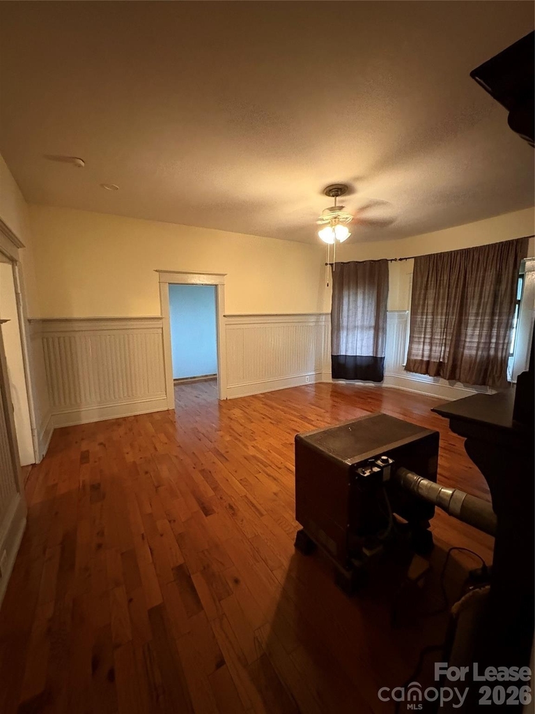 604 Main Avenue Nw - Photo 1