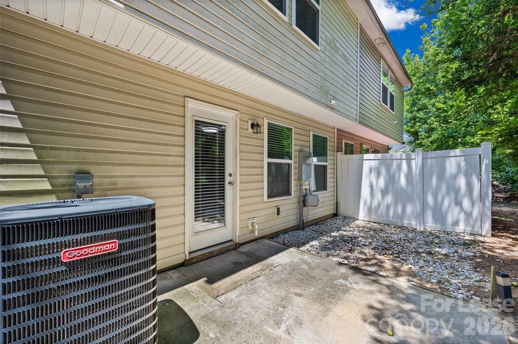 9612 Brackenview Court - Photo 33