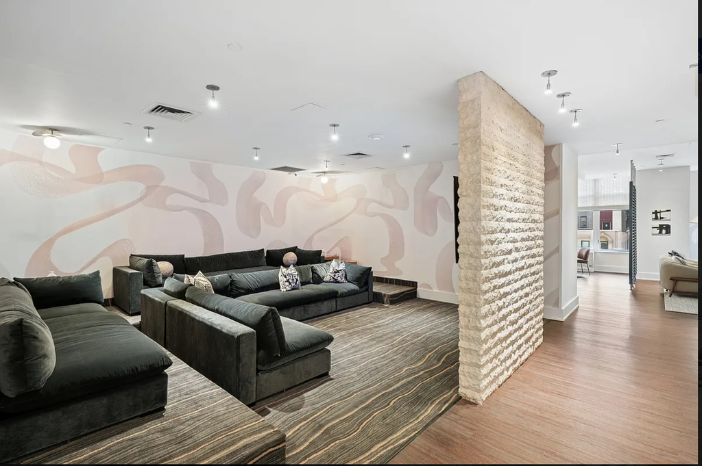West 31st Street - Photo 5