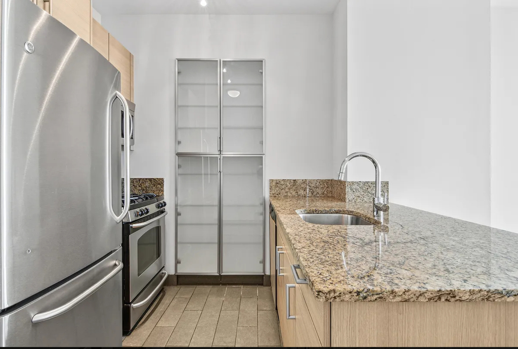 West 31st Street - Photo 0