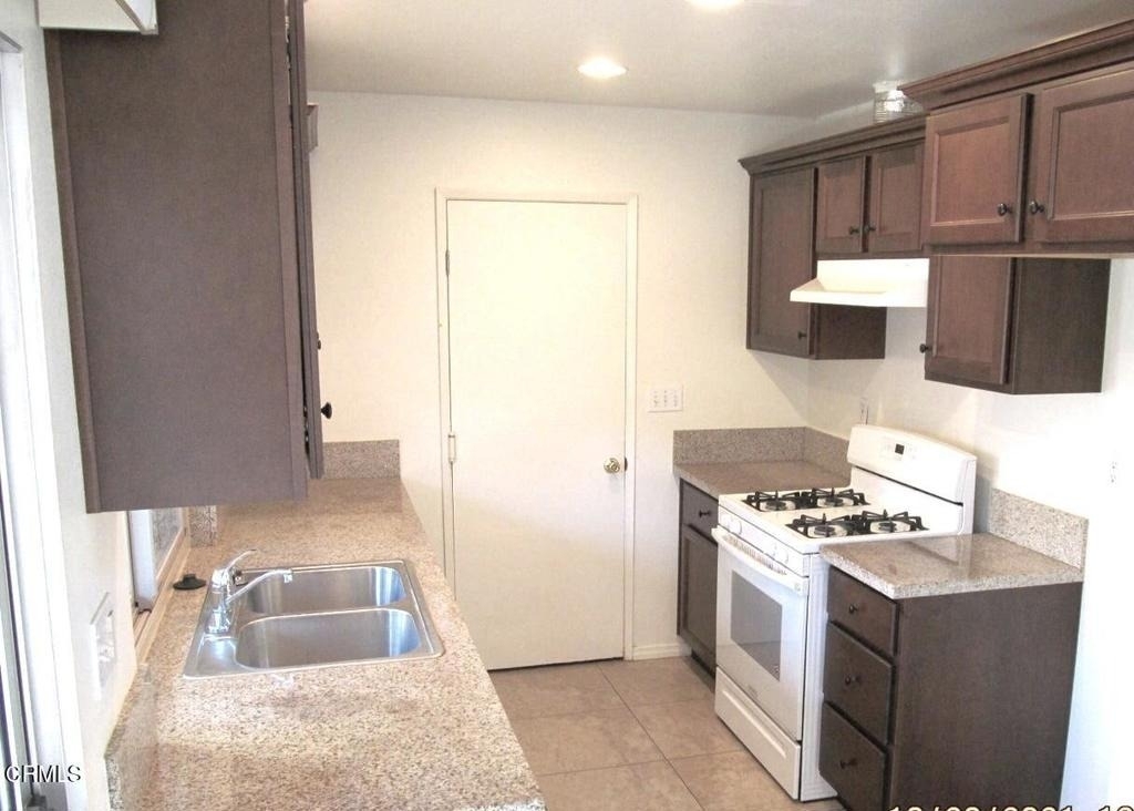1243 Prairie Dog Circle - Photo 2