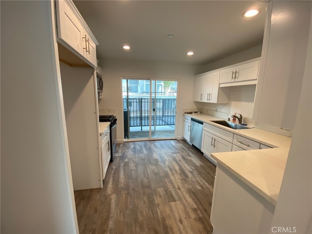 9110 Burnet Avenue - Photo 4