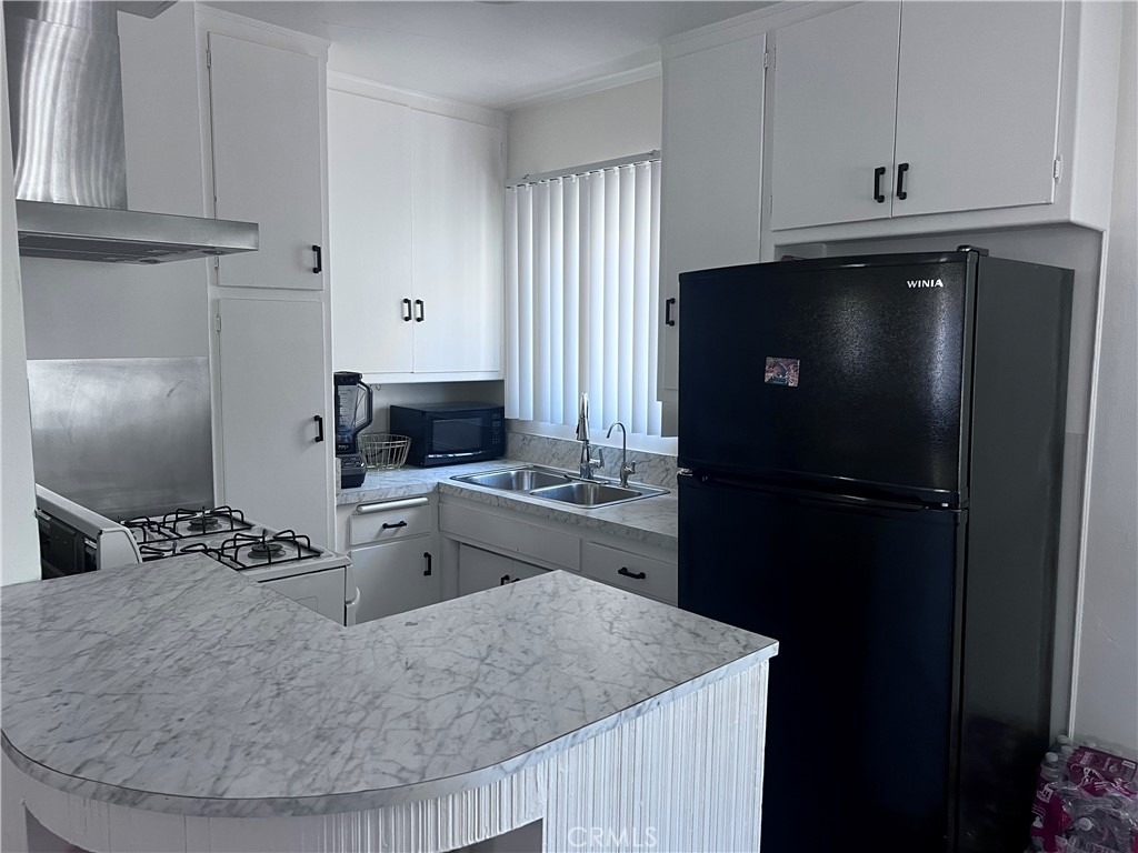 420 W Alameda Avenue - Photo 3