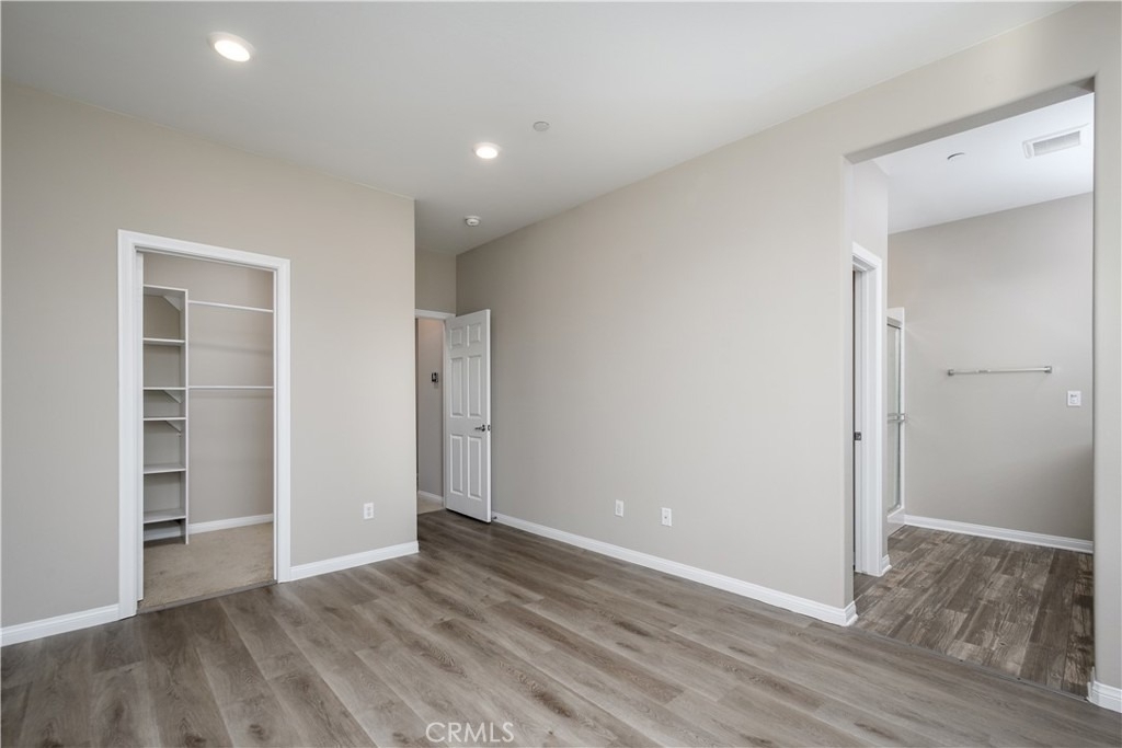 8008 Olive - Photo 11
