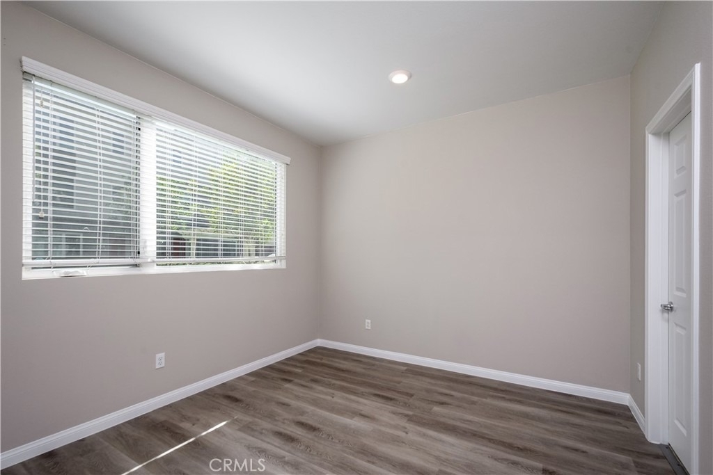 8008 Olive - Photo 3
