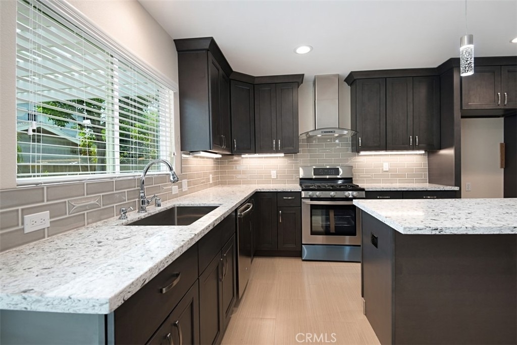602 Carnation - Photo 0