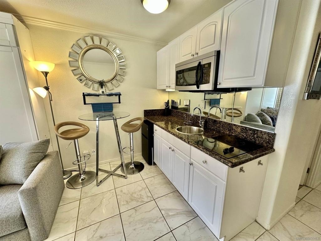 1021 Scott St - Photo 15