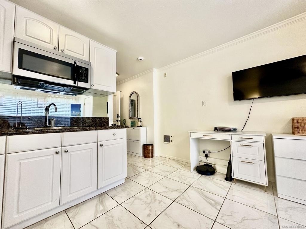 1021 Scott St - Photo 14