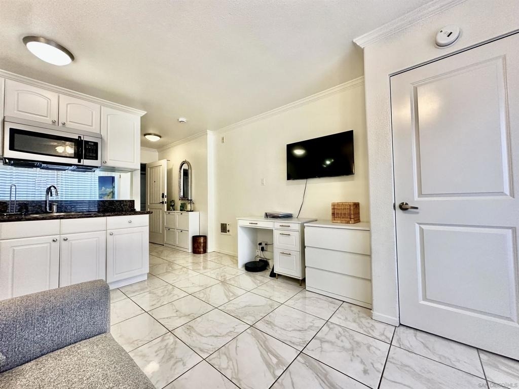 1021 Scott St - Photo 16
