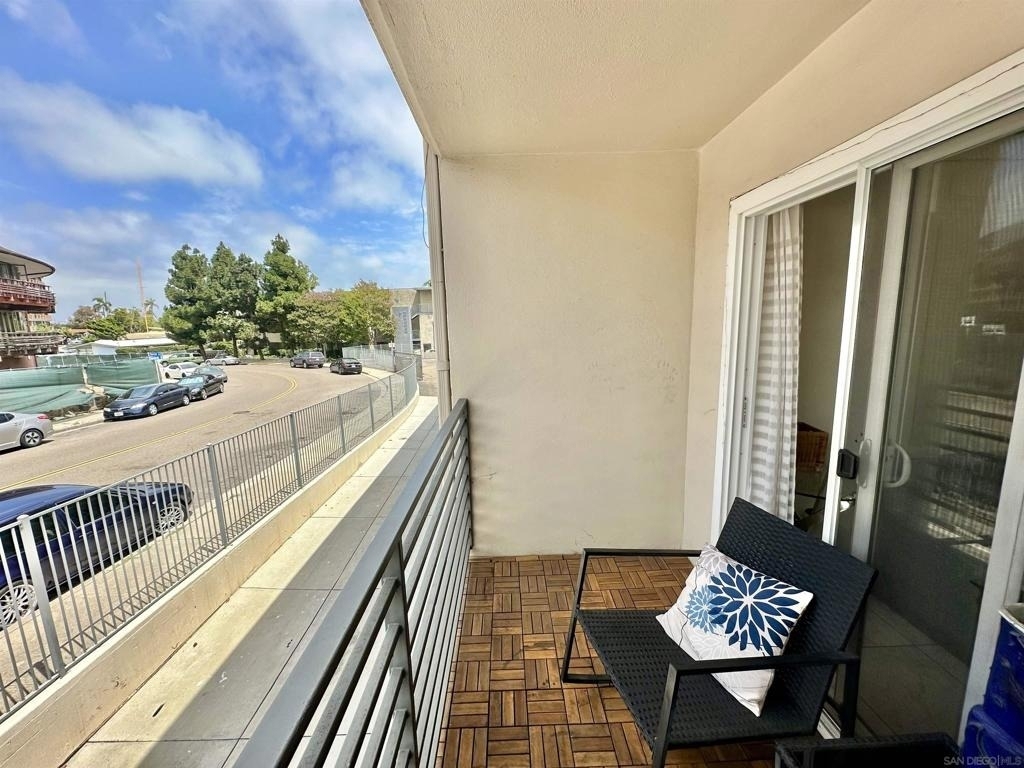1021 Scott St - Photo 32